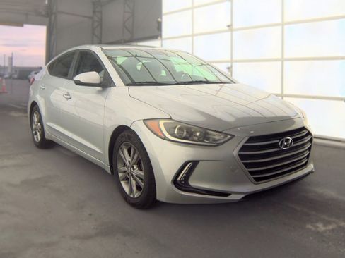 Used 2018 Hyundai Elantra Value Edition w/ Cargo Package FWD image 6