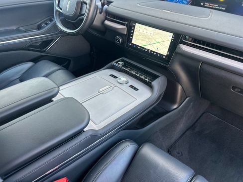 Used 2025 Lincoln Navigator Reserve AWD/4WD image 18