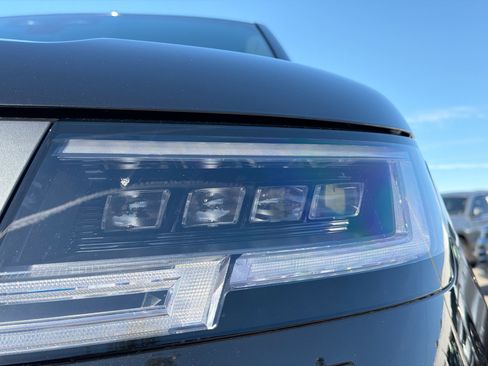 Used 2024 Land Rover Range Rover Autobiography image 9