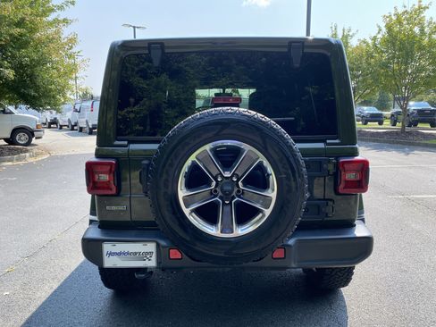 Used 2021 Jeep Wrangler Unlimited Sahara AWD/4WD image 8