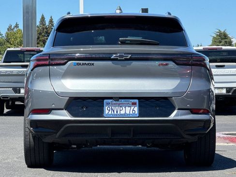 Used 2024 Chevrolet Equinox EV RS FWD image 6