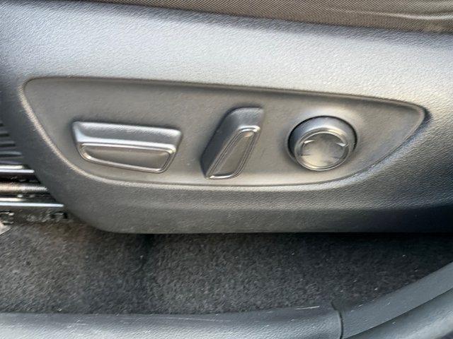 Used 2025 Toyota RAV4 XLE FWD image 18
