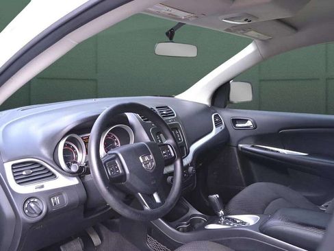 Used 2018 Dodge Journey SE image 14