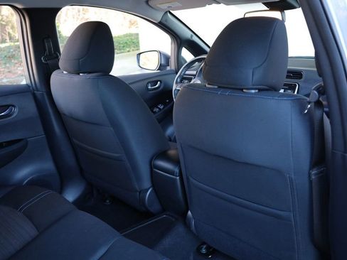 Used 2018 Nissan Leaf SV w/ SV Technology Package image 19