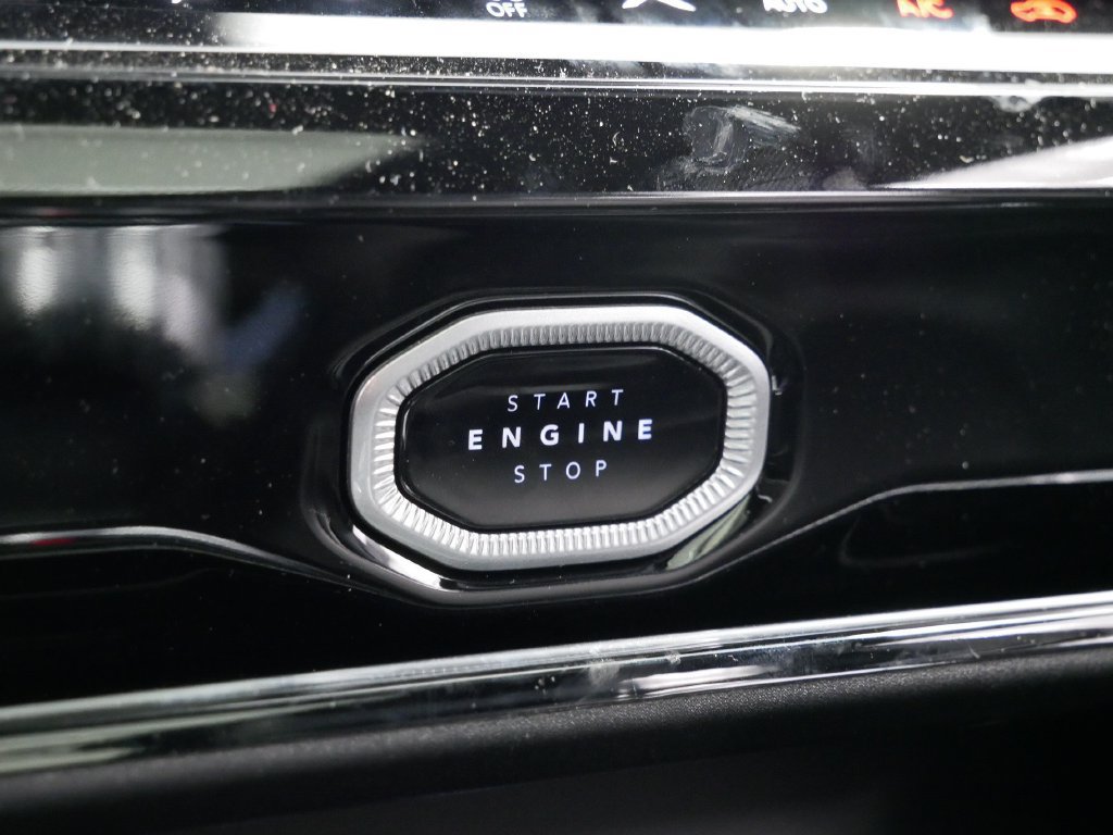 New 2026 Jeep Grand Cherokee Limited w/ Limited Altitude Package AWD/4WD image 29