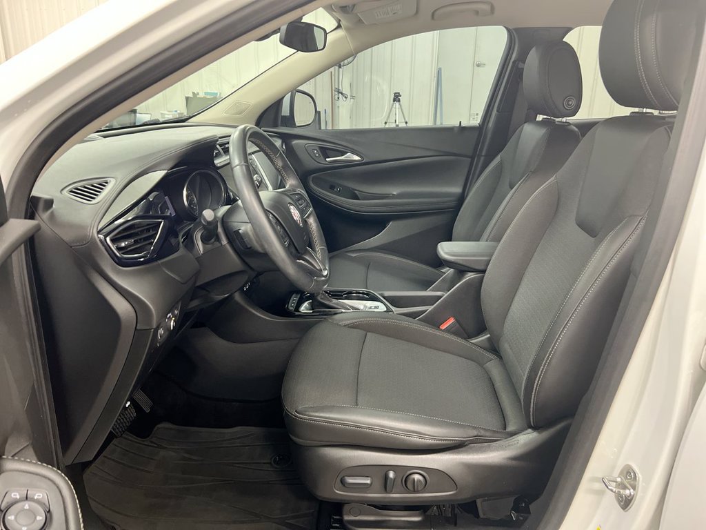 Used 2023 Buick Encore GX Select w/ Safety Package II AWD/4WD image 19