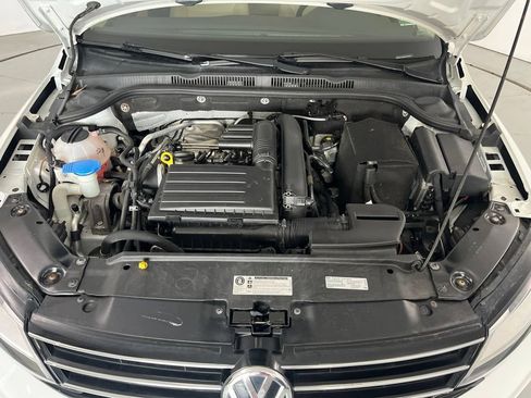 Used 2017 Volkswagen Jetta SE FWD image 9
