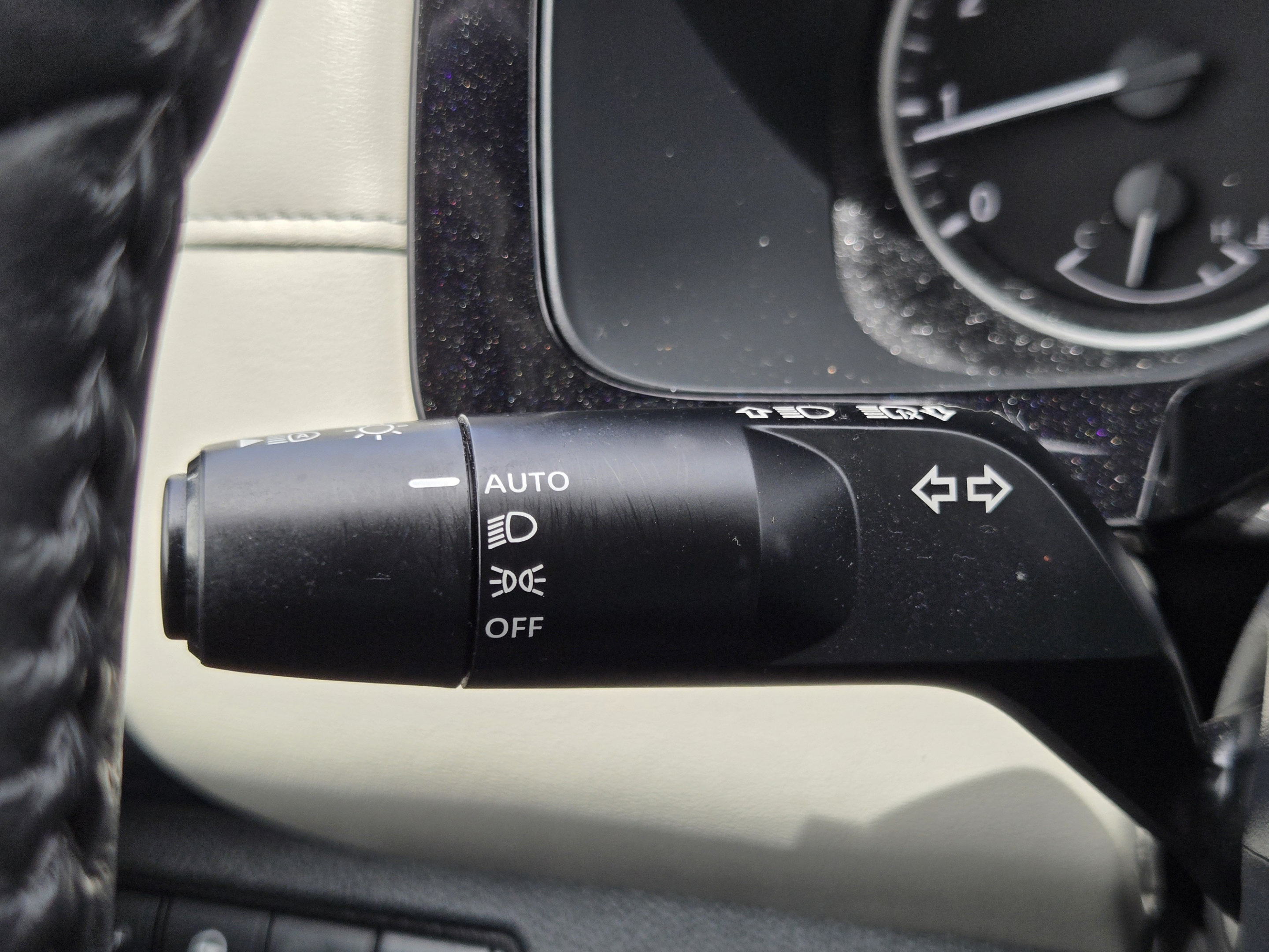 Used 2024 Nissan Pathfinder SL AWD/4WD image 18