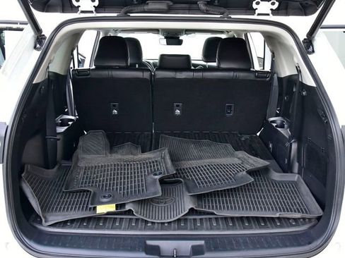 Certified 2022 Toyota Highlander XLE image 36