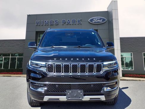 Used 2024 Jeep Wagoneer Series II w/ Flexible Seating Group image 2