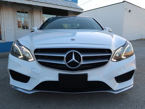 Used 2015 Mercedes-Benz E 400 4MATIC Sedan image 9