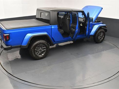 New 2025 Jeep Gladiator Sport image 29