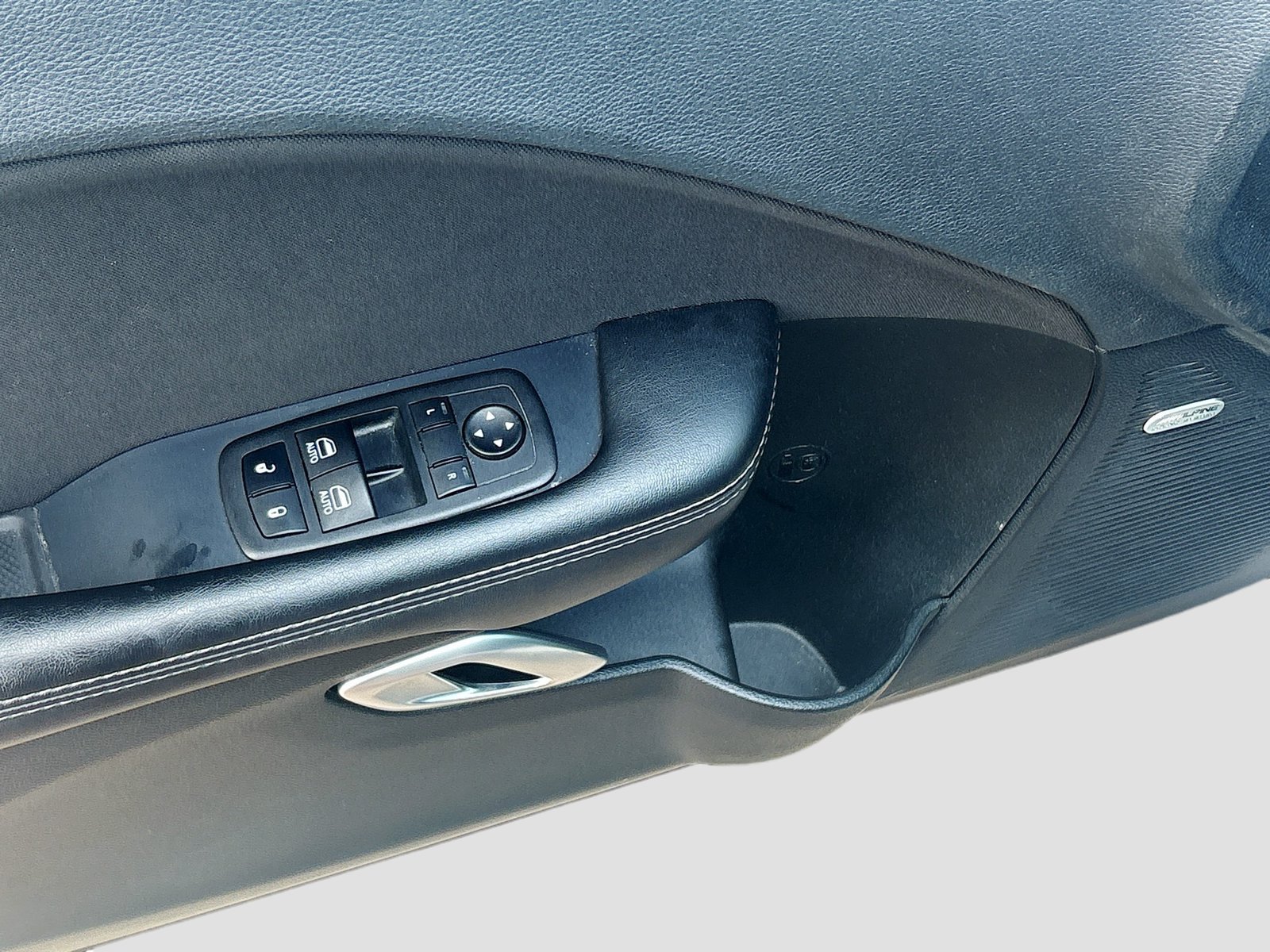 Used 2023 Dodge Challenger SXT RWD image 17