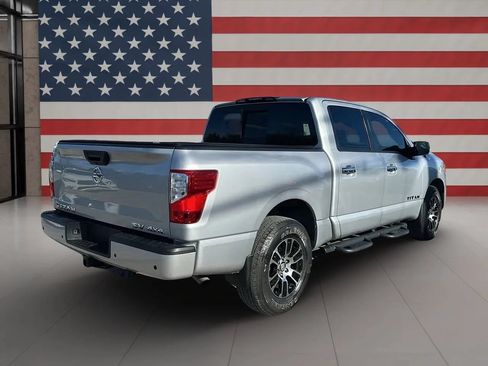 Used 2021 Nissan Titan SV w/ Off Road Protection Package AWD/4WD image 4