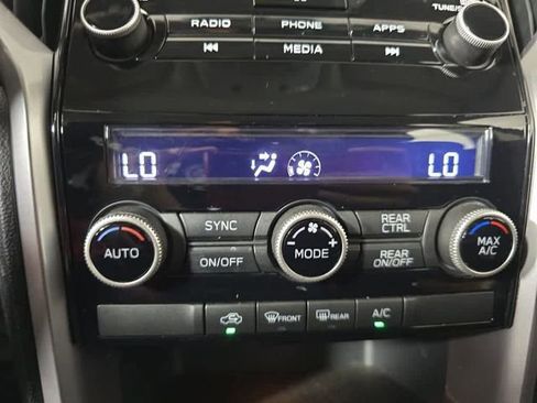 Certified 2022 Subaru Ascent 8-Passenger image 37