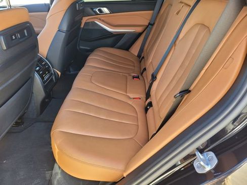 Used 2022 BMW X5 xDrive40i w/ M Sport Package image 24
