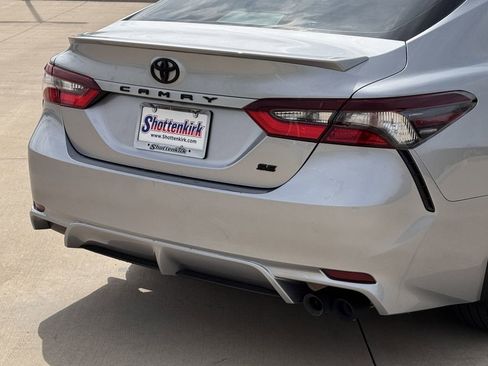 Used 2024 Toyota Camry SE image 6