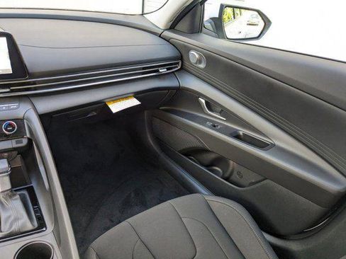 New 2025 Hyundai Elantra Sport image 11