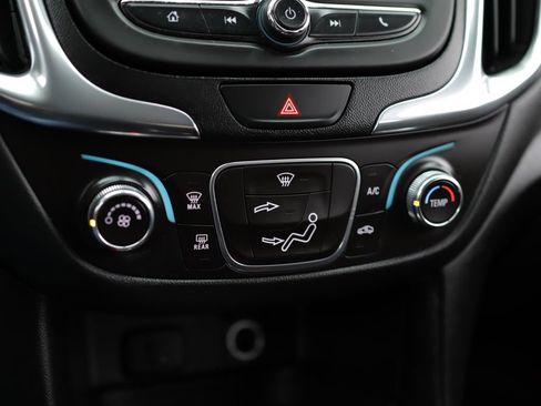 Used 2018 Chevrolet Equinox LT FWD image 15