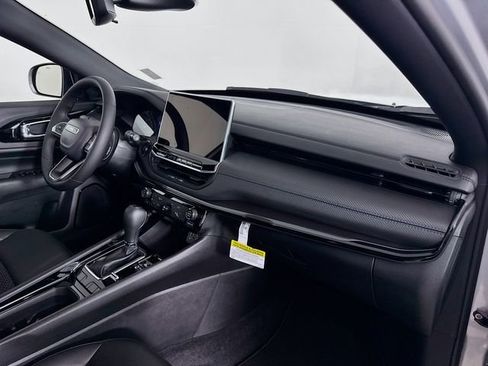 New 2026 Jeep Compass Latitude image 28