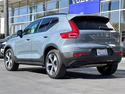 Certified 2023 Volvo XC40 B5 Ultimate image 3