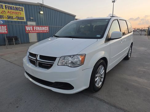 Used 2015 Dodge Grand Caravan SXT image 3