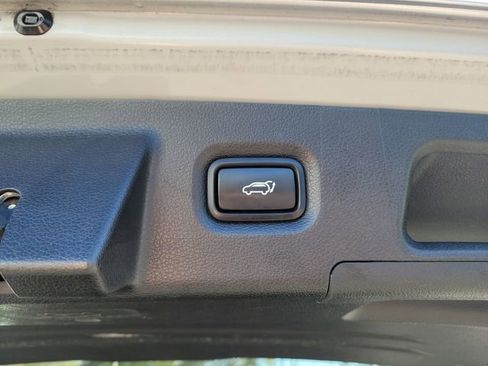 Used 2023 Hyundai Santa Fe SEL image 9