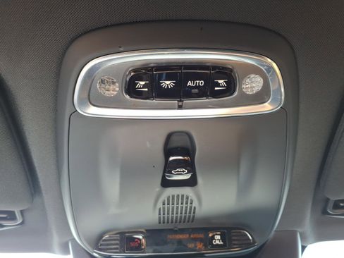 Used 2018 Volvo S90 T5 Momentum w/ Convenience Package image 17