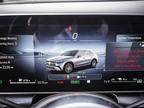 Used 2025 Mercedes-Benz GLC 350e 4MATIC image 14