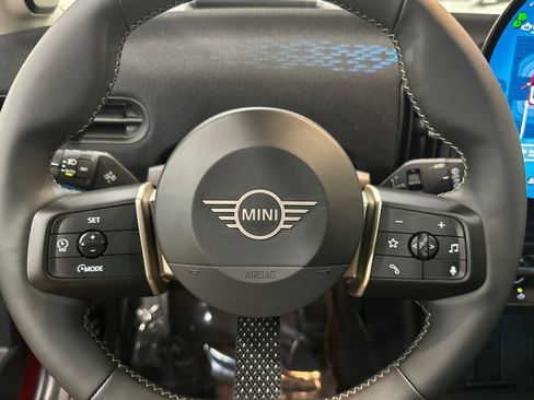 Used 2025 MINI Cooper S FWD image 27