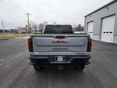 Used 2024 GMC Sierra 2500 AT4X image 17