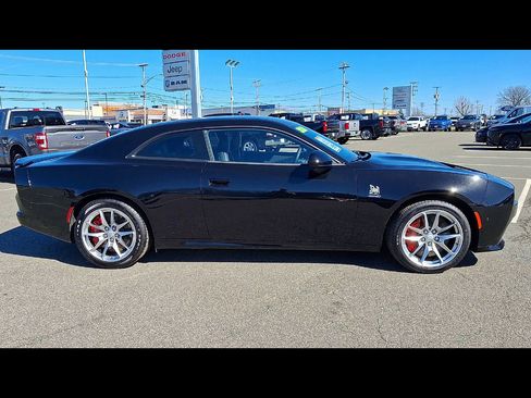 Used 2024 Dodge Charger Daytona Scat Pack w/ Plus Group image 9