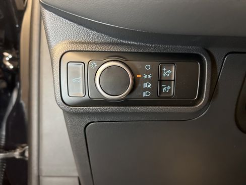 New 2025 Ford Explorer Active image 22