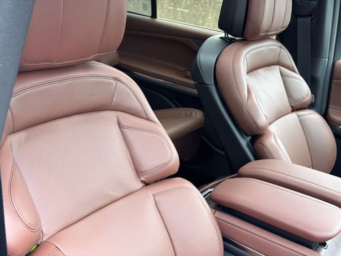 New 2026 Lincoln Navigator L Reserve AWD/4WD image 12