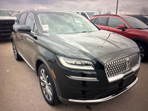 Used 2023 Lincoln Nautilus Reserve w/ Equipment Group 201A image 5