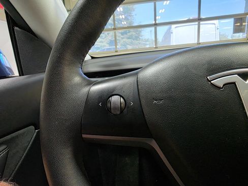 Used 2021 Tesla Model Y Long Range AWD/4WD image 29