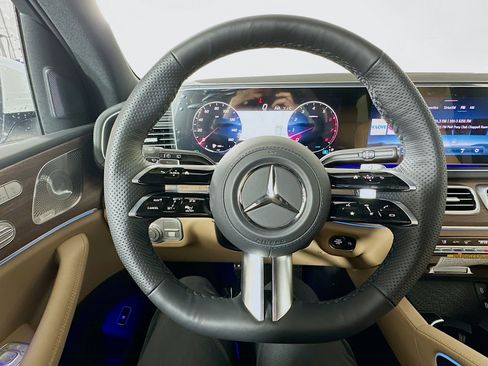 New 2026 Mercedes-Benz GLS 450 4MATIC image 11