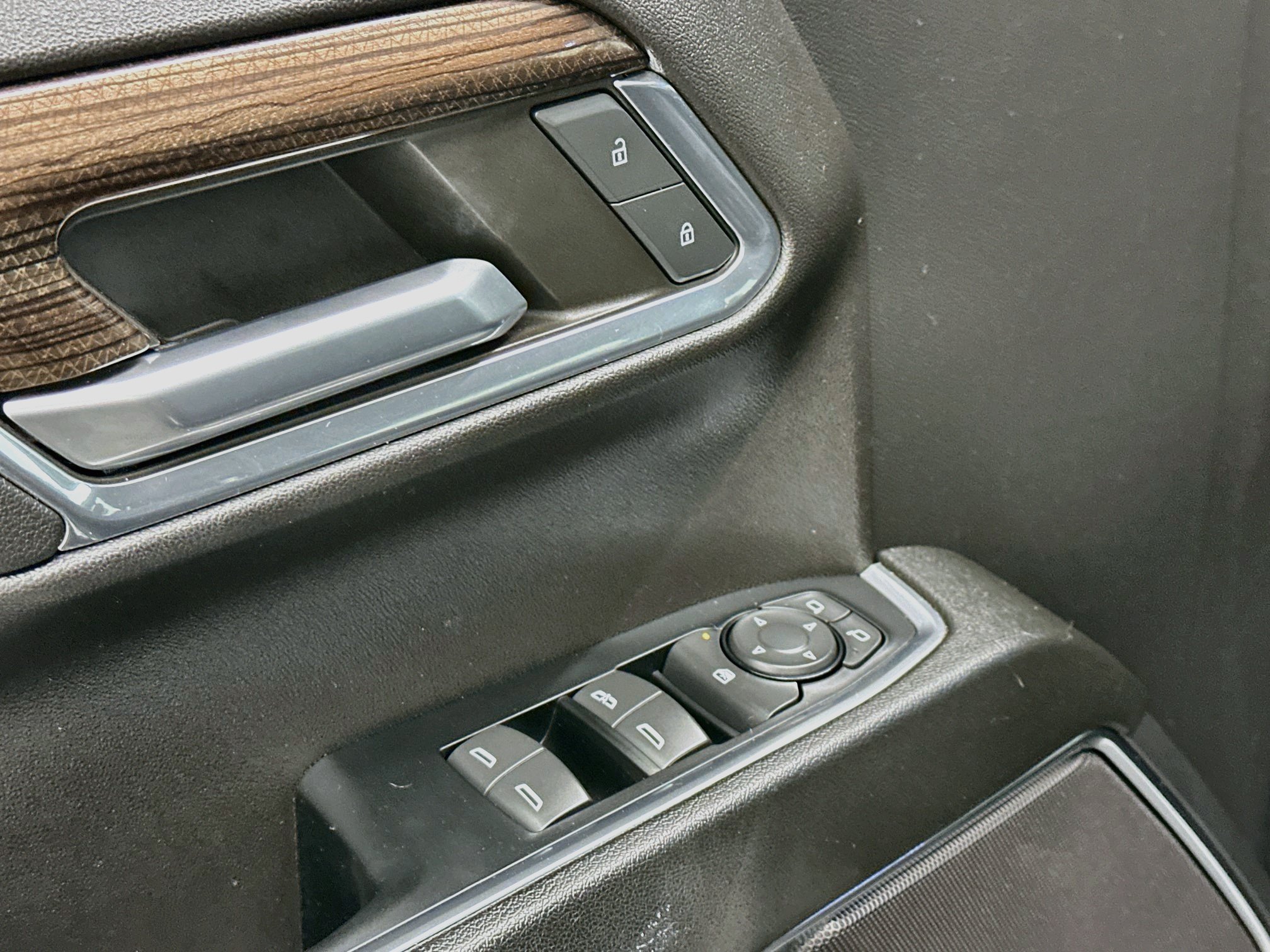 Used 2024 Chevrolet Silverado 1500 LT AWD/4WD image 15