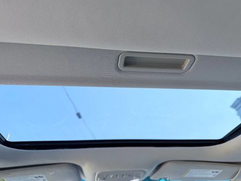 Used 2010 Cadillac DTS Luxury image 16