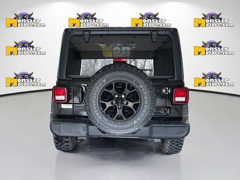 Used 2023 Jeep Wrangler Willys image 5