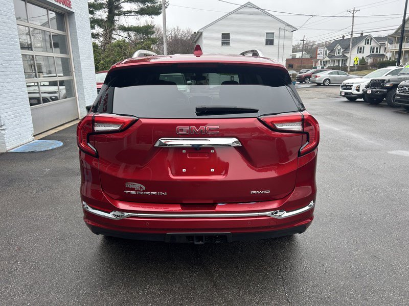 Used 2024 GMC Terrain Denali w/ Denali Premium Package AWD/4WD image 6