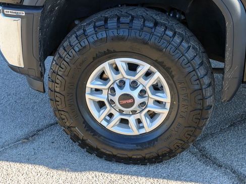 Used 2025 GMC Sierra 2500 SLE w/ SLE Value Package; image 7