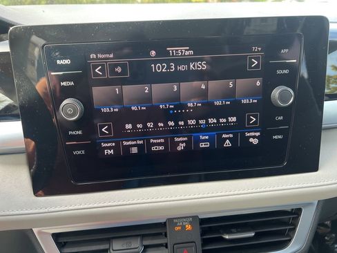 New 2025 Volkswagen Taos SE image 25