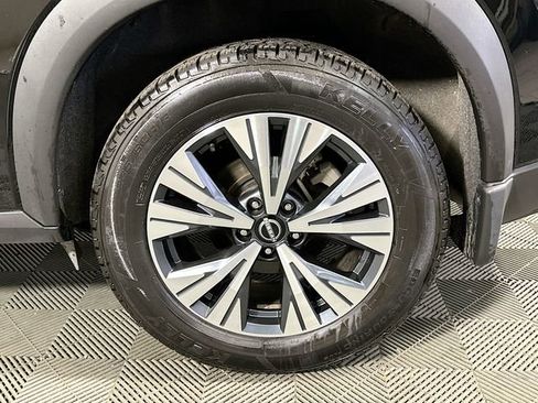 Used 2023 Nissan Rogue SV image 28