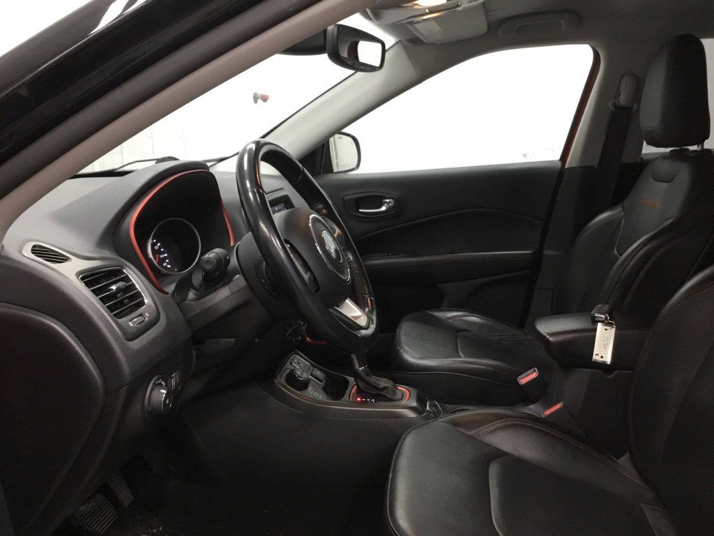 Used 2020 Jeep Compass Trailhawk w/ Leather Interior Group AWD/4WD image 5