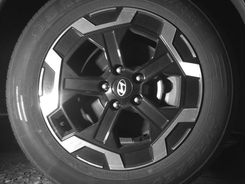 Used 2025 Hyundai Santa Fe SEL FWD image 13