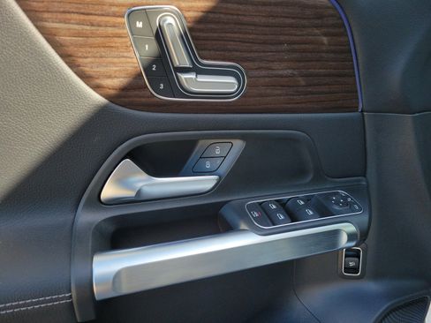 Certified 2026 Mercedes-Benz GLB 250 image 21