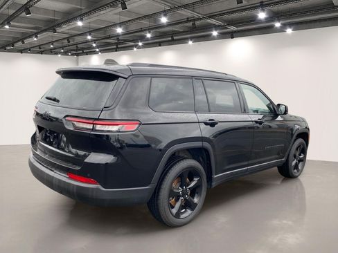 Used 2023 Jeep Grand Cherokee L Laredo image 7