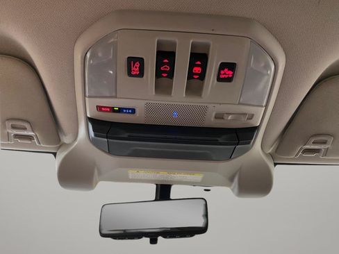 Used 2022 Subaru Ascent Touring AWD/4WD image 19