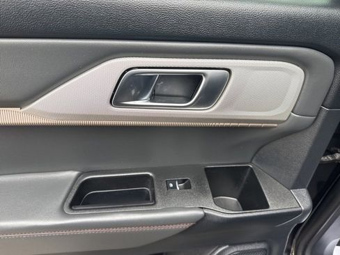 Certified 2025 Ford Explorer Active image 11